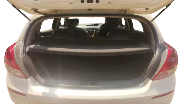 2012 Hyundai i20 MAGNA 1.2, Petrol, Manual, 90,356 km, exterior