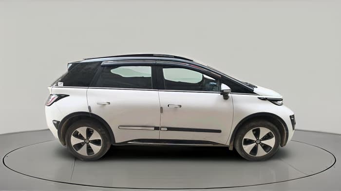 2026 MG Windsor EV Exclusive, Electric, Automatic, 8,403 km, exterior