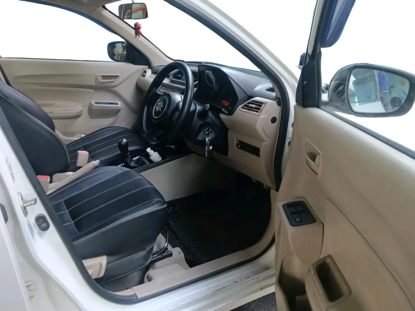 2018 Maruti Dzire LXI, CNG, Manual, 54,783 km, interior