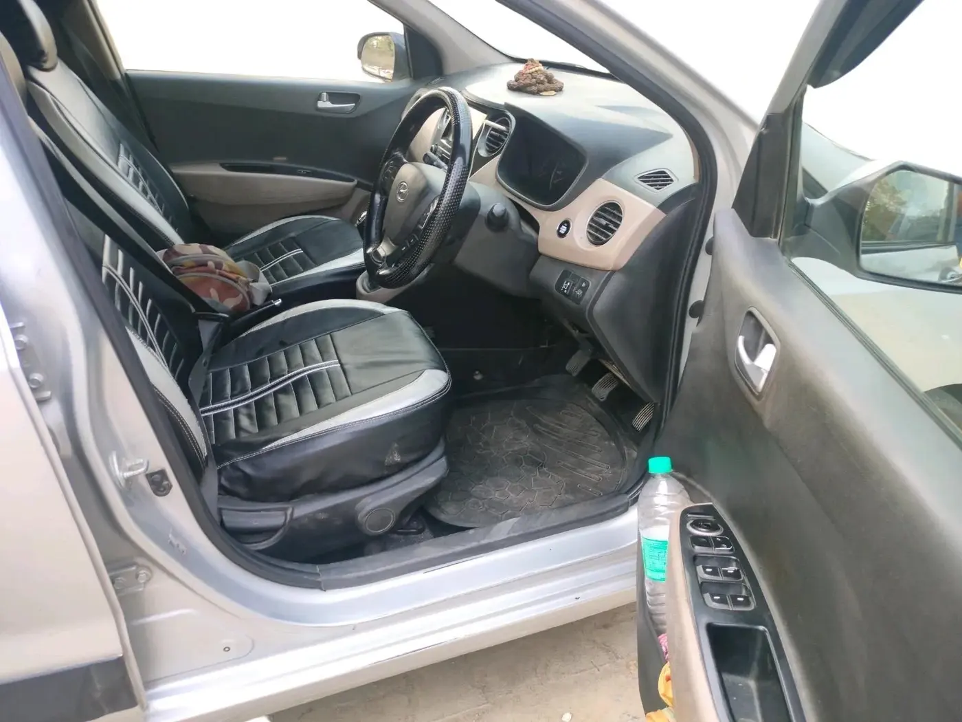 2018 Hyundai Grand i10 ASTA 1.2 KAPPA VTVT, CNG, Manual, 1,46,710 km, interior