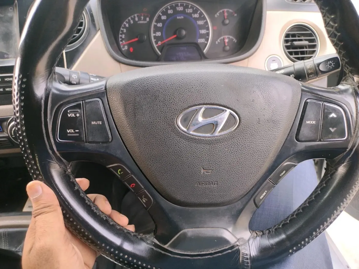 2018 Hyundai Grand i10 ASTA 1.2 KAPPA VTVT, CNG, Manual, 1,46,710 km, interior