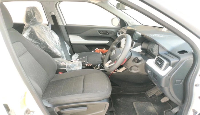 2025 Tata PUNCH Accomplished Plus iCNG, CNG, Manual, 5,084 km, interior