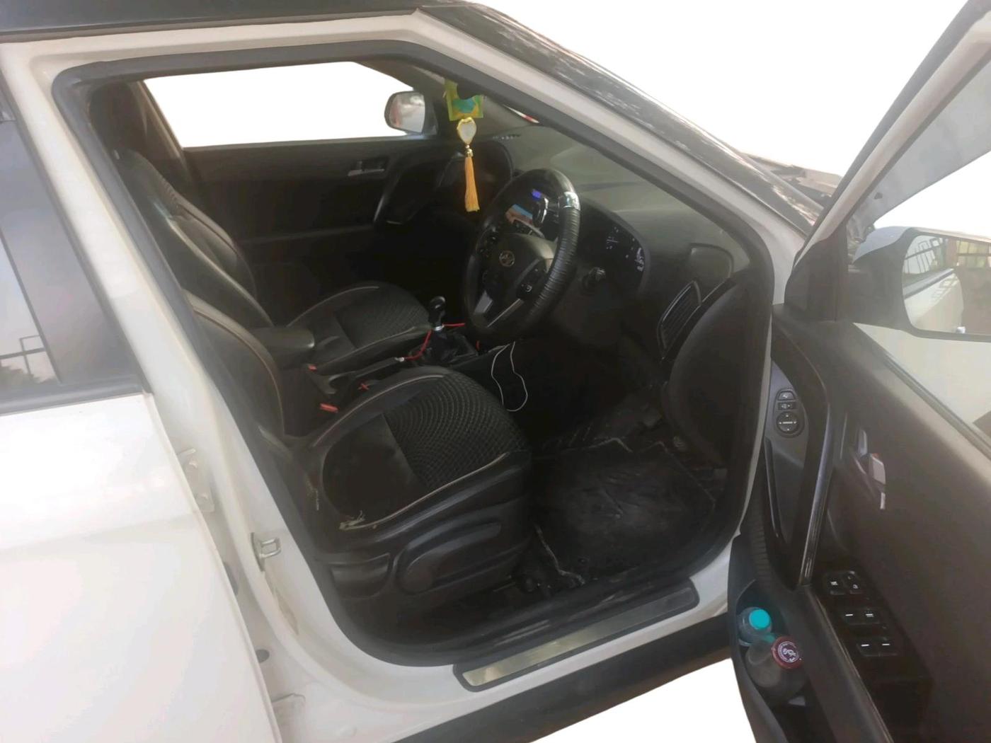 2015 Hyundai Creta  SX 1.6 Petrol , Petrol, Manual, 1,52,551 km, interior