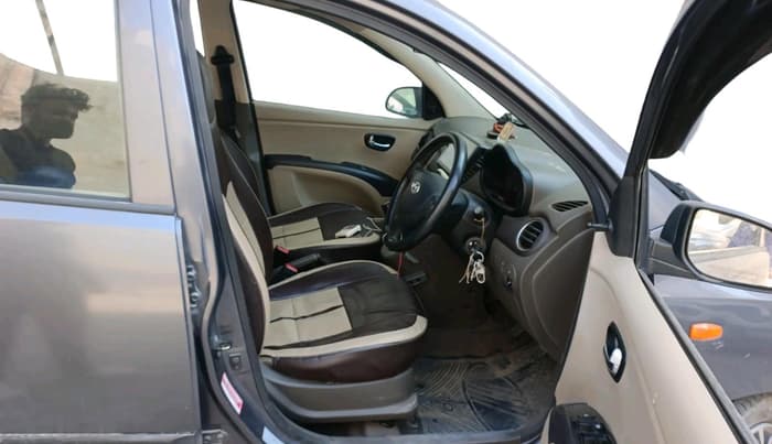 2014 Hyundai i10 SPORTZ 1.1, CNG, Manual, 78,500 km, interior