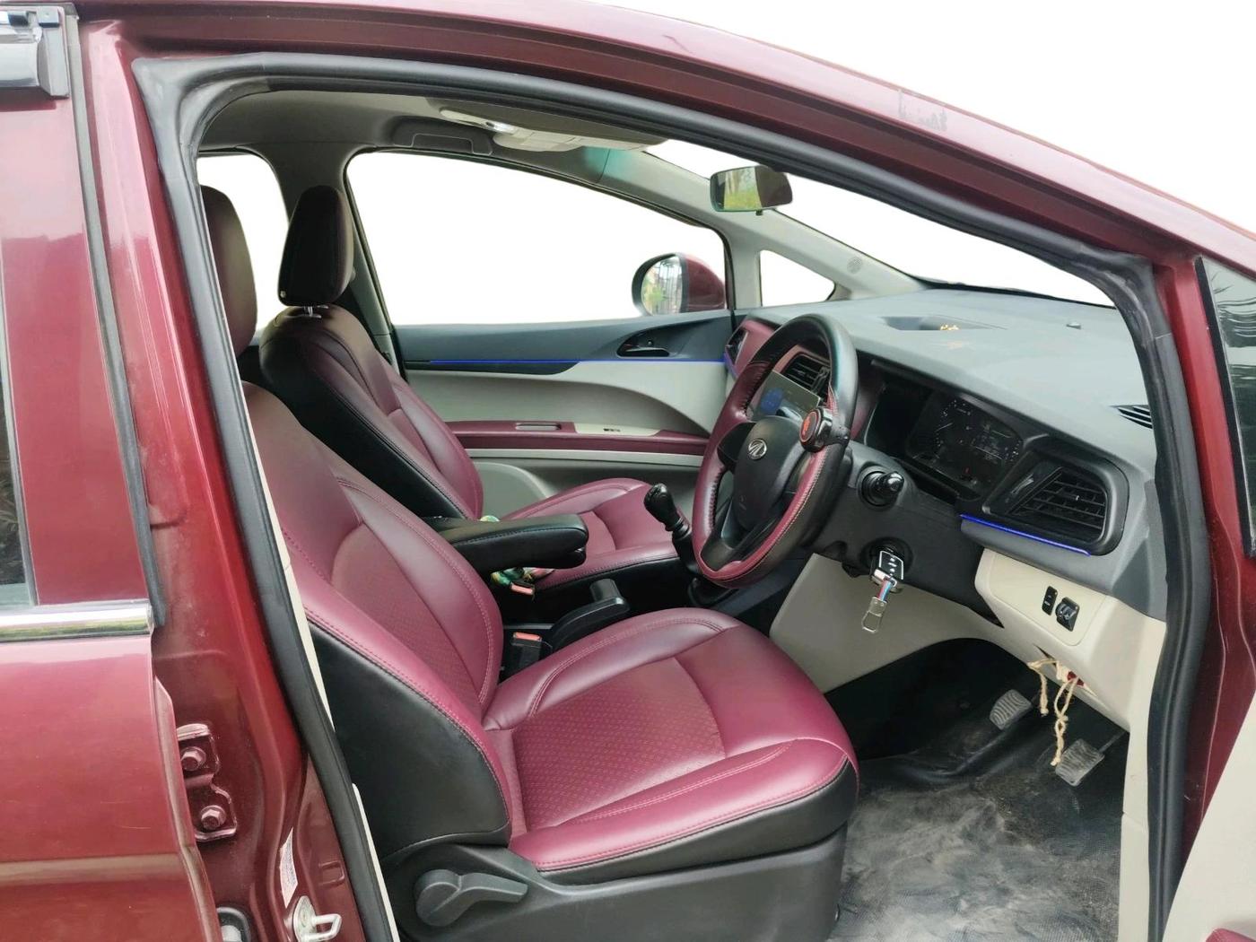 2019 Mahindra MARAZZO M2 8 STR, Diesel, Manual, 52,845 km, interior