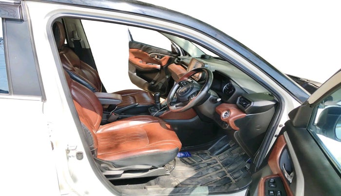 2024 Maruti Grand Vitara SIGMA SMART HYBRID, Petrol, Manual, 20,676 km, interior