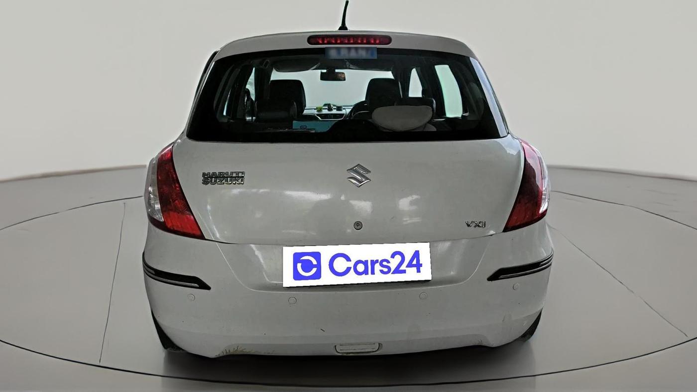 2017 Maruti Swift LXI (O), CNG, Manual, 1,38,543 km, exterior