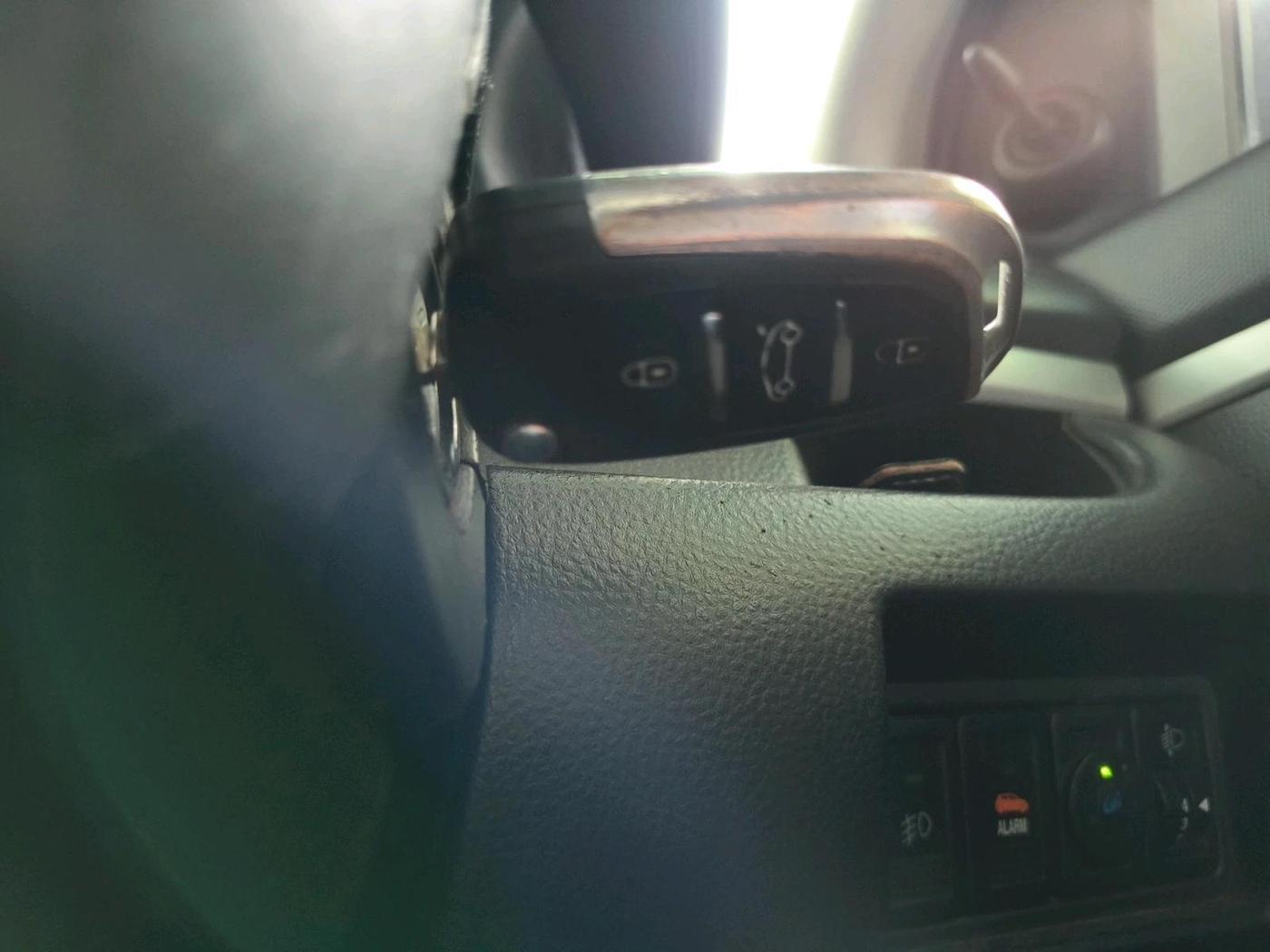 2017 Maruti Swift LXI (O), CNG, Manual, 1,38,543 km, interior