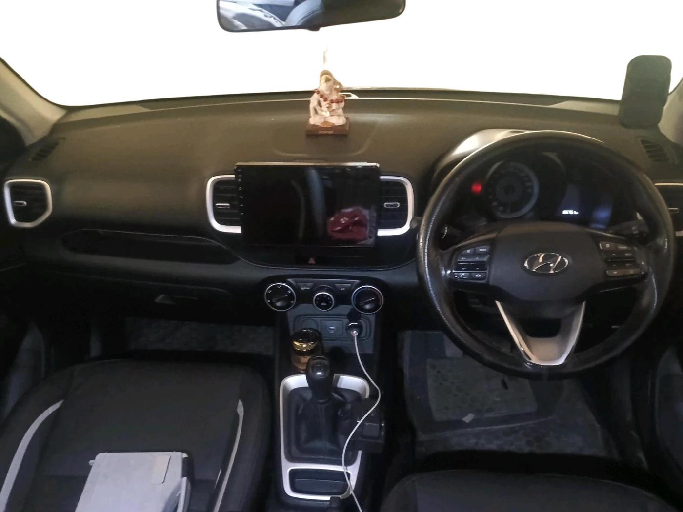 2020 Hyundai VENUE S 1.2, Petrol, Manual, 65,761 km, interior