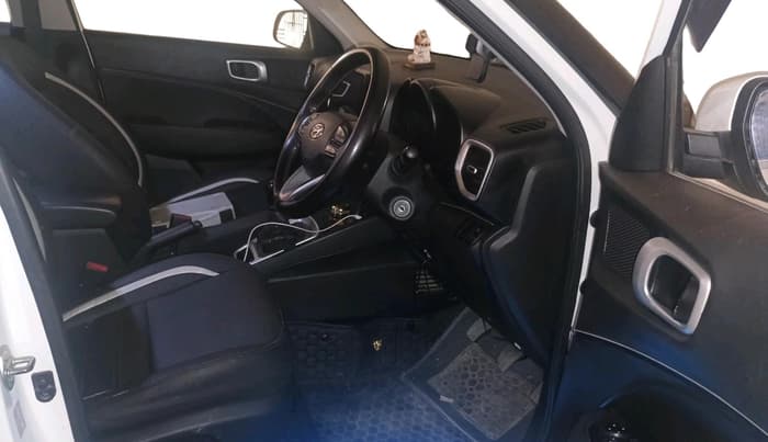 2020 Hyundai VENUE S 1.2, Petrol, Manual, 65,761 km, interior