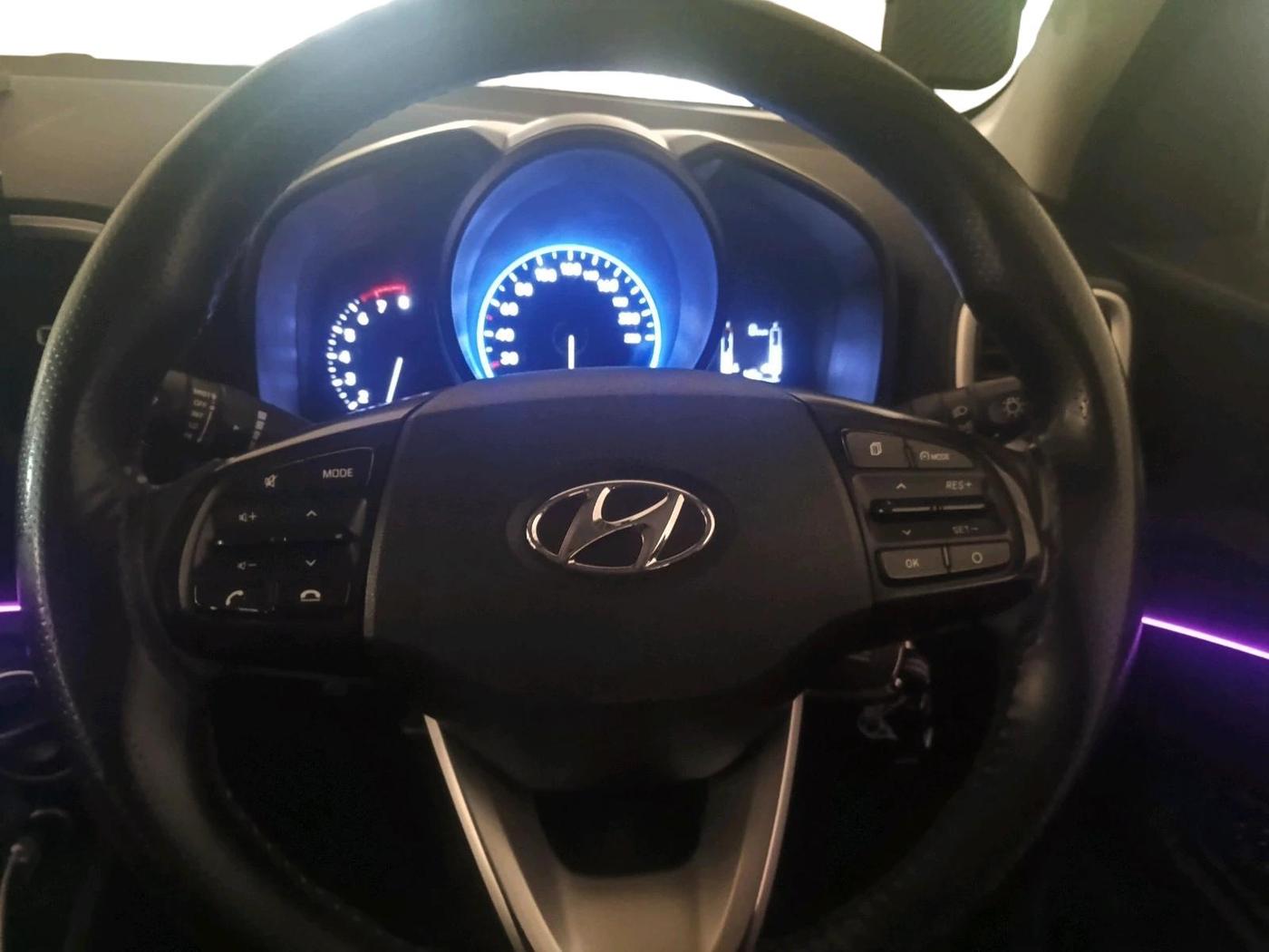 2020 Hyundai VENUE S 1.2, Petrol, Manual, 65,761 km, interior