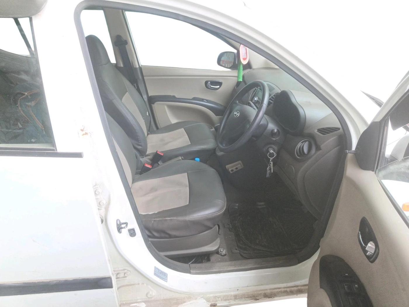 2012 Hyundai i10 MAGNA 1.1, Petrol, Manual, 60,554 km, interior