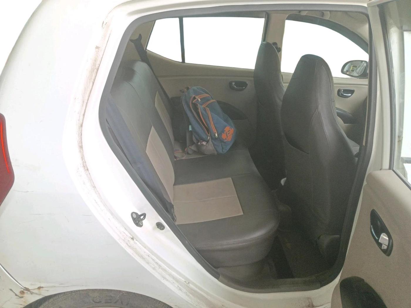 2012 Hyundai i10 MAGNA 1.1, Petrol, Manual, 60,554 km, interior