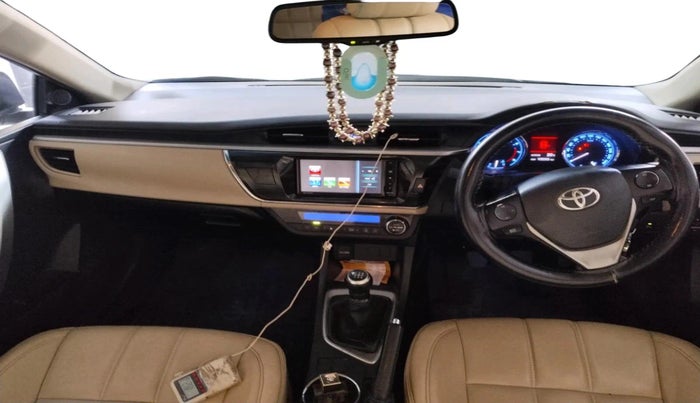 2015 Toyota Corolla Altis G PETROL, Petrol, Manual, 1,05,086 km, interior
