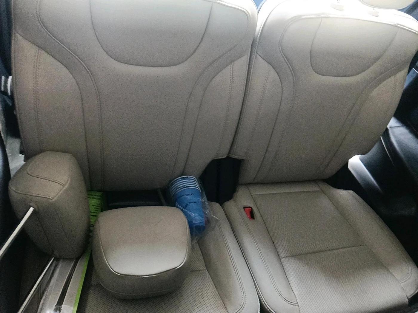 2021 Mahindra XUV700 AX 7 P AT 7 STR, Petrol, Automatic, 41,297 km, interior