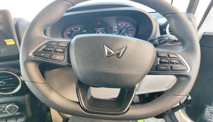 2025 Mahindra Thar Roxx MX3 Petrol AT 2WD, Petrol, Automatic, 5,567 km, interior