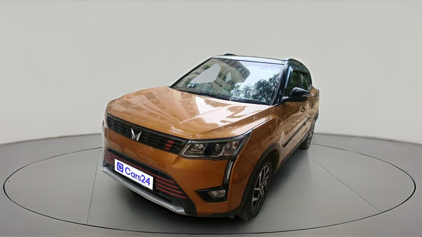 2022 Mahindra XUV300 W8 (O) 1.2 PETROL, Petrol, Manual, 35,277 km, exterior
