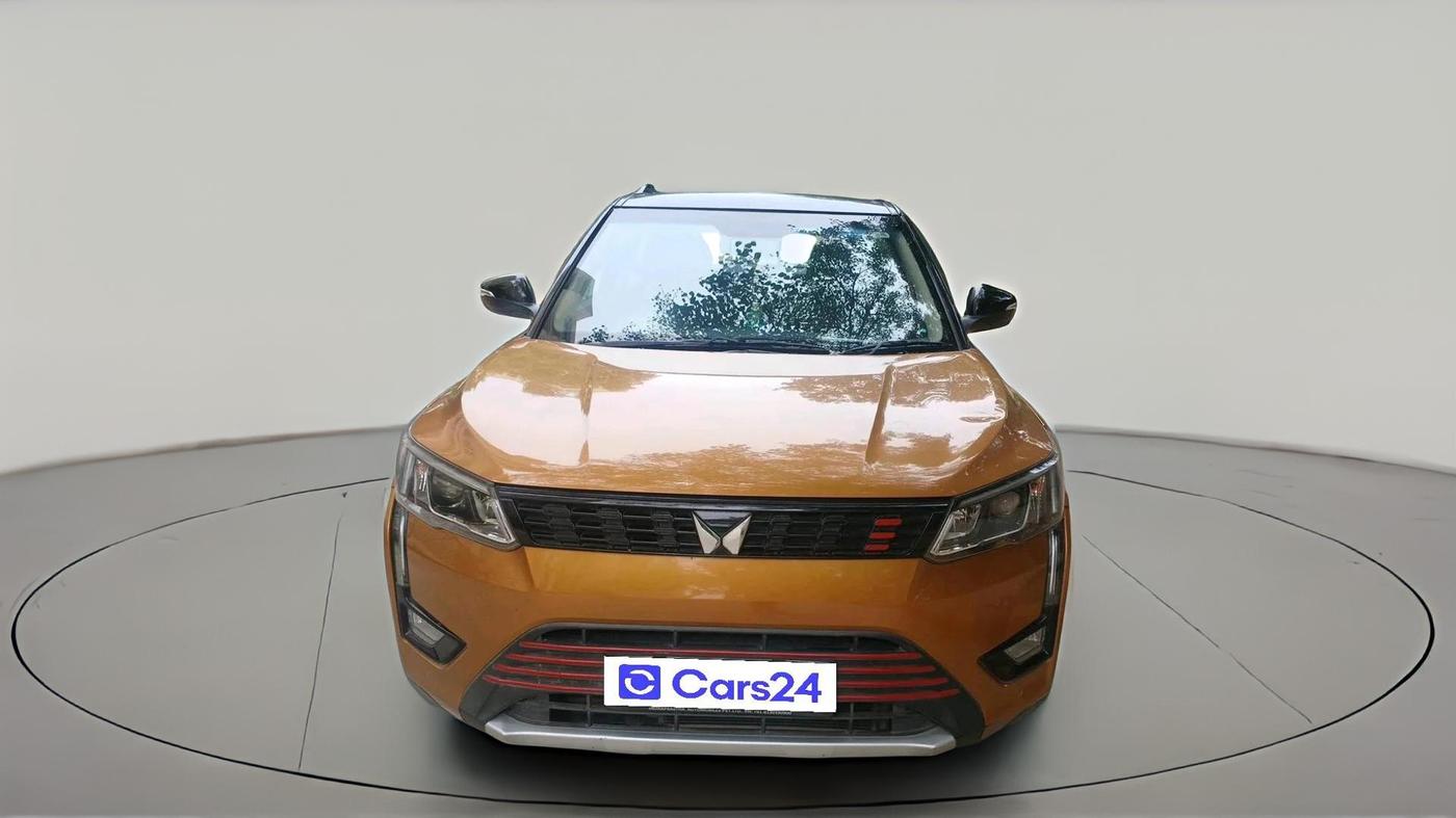 2022 Mahindra XUV300 W8 (O) 1.2 PETROL, Petrol, Manual, 35,277 km, exterior