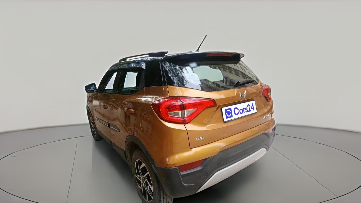 2022 Mahindra XUV300 W8 (O) 1.2 PETROL, Petrol, Manual, 35,277 km, exterior