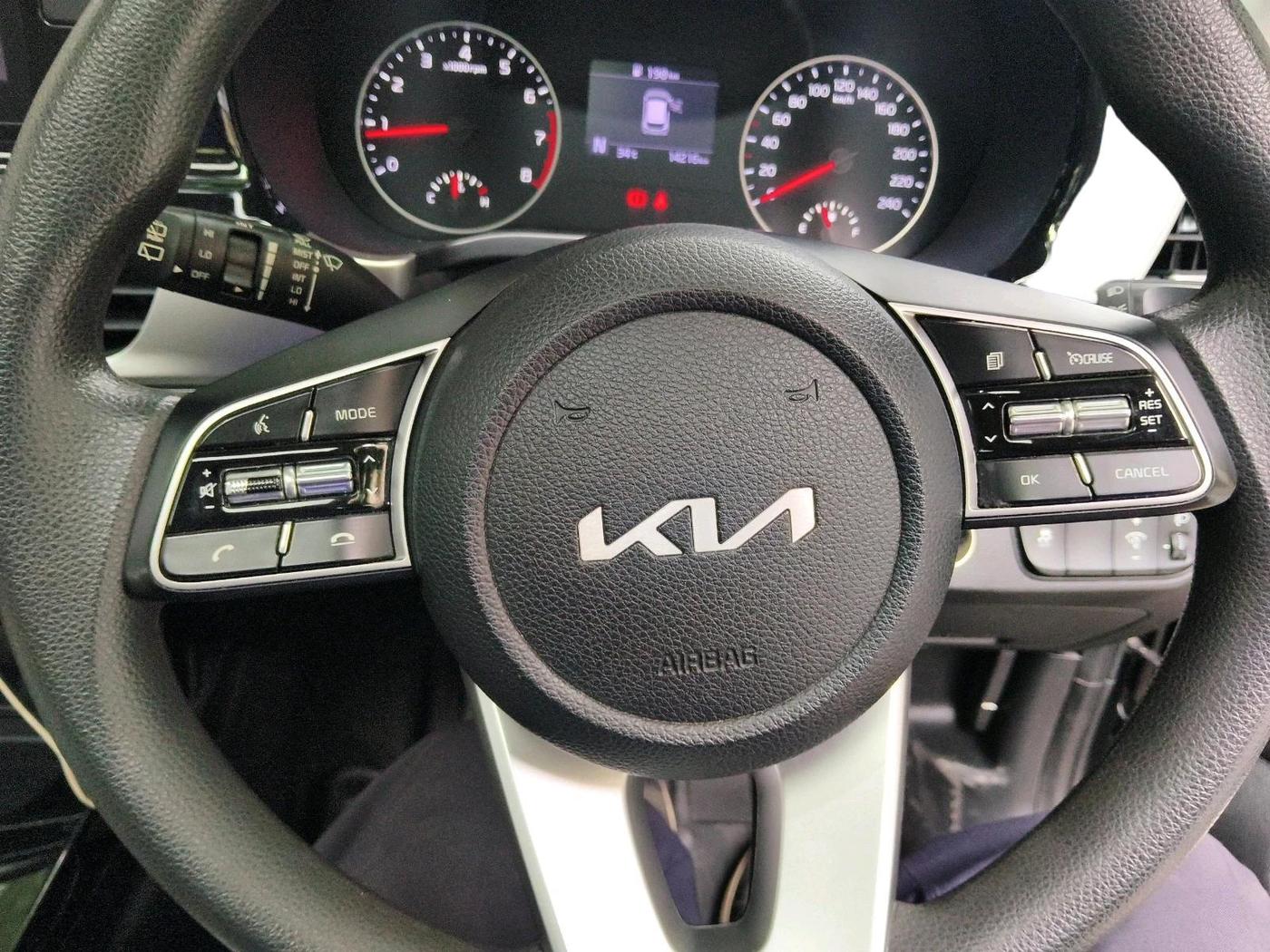 2022 KIA SELTOS HTK PLUS 1.5 IMT, Petrol, Manual, 14,216 km, interior