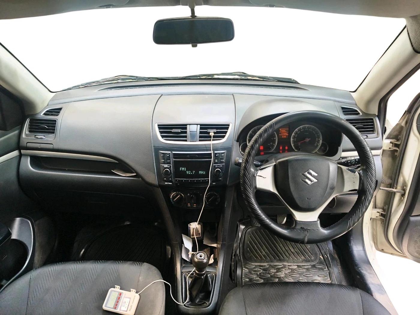 2012 Maruti Swift VXI, Petrol, Manual, 1,71,165 km, interior