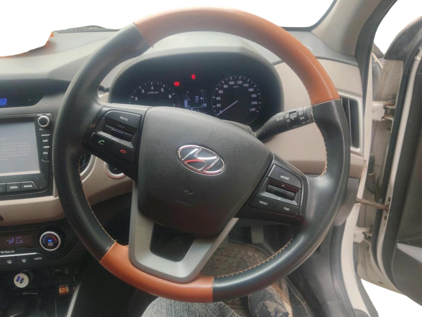 2016 Hyundai Creta SX PLUS AT 1.6 PETROL, Petrol, Automatic, 35,706 km, interior