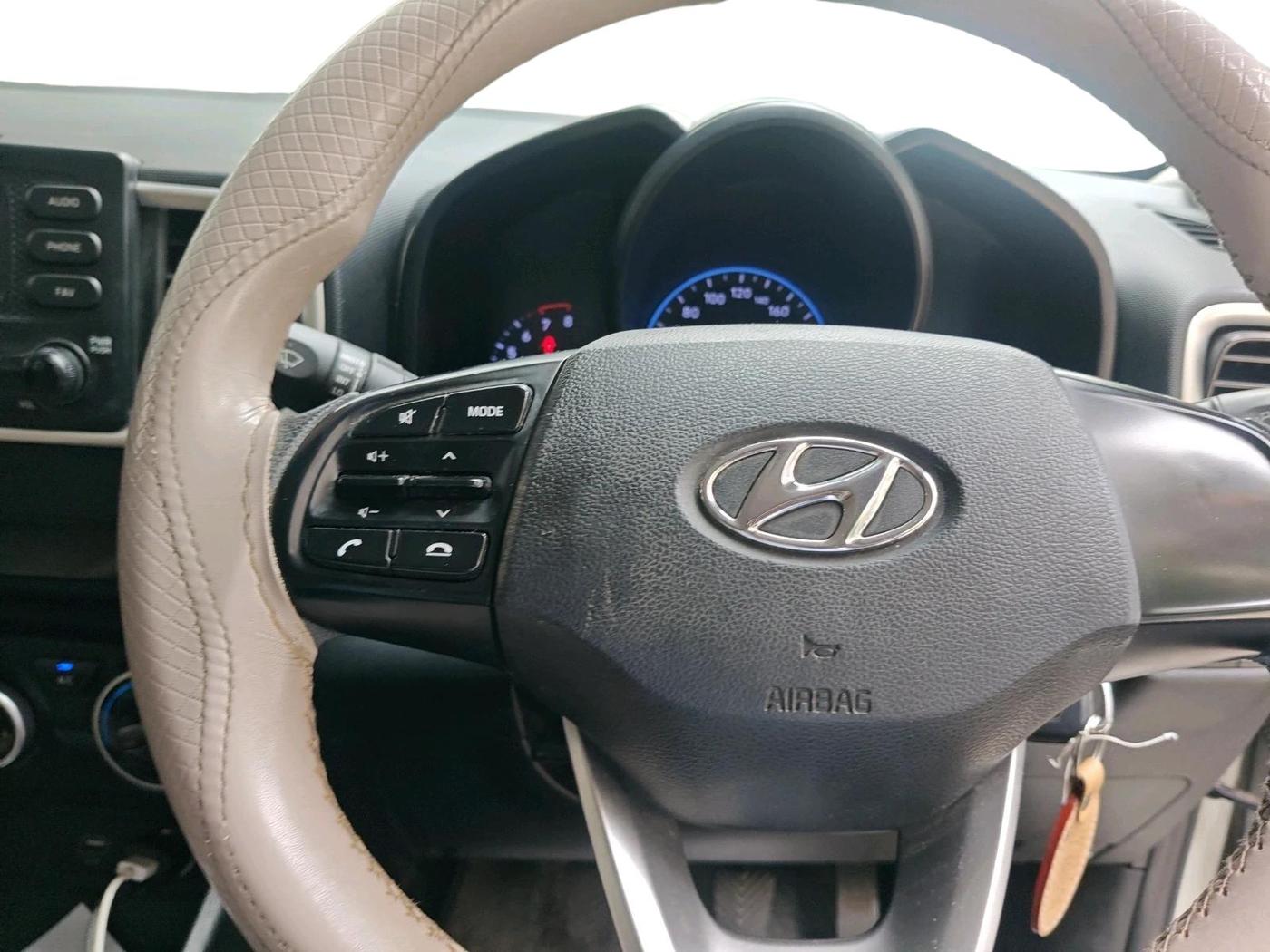 2019 Hyundai VENUE S 1.2, Petrol, Manual, 1,04,484 km, interior