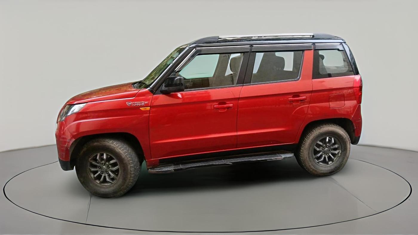 2017 Mahindra TUV300 T10 AMT DUAL TONE, Diesel, Automatic, 74,889 km, exterior