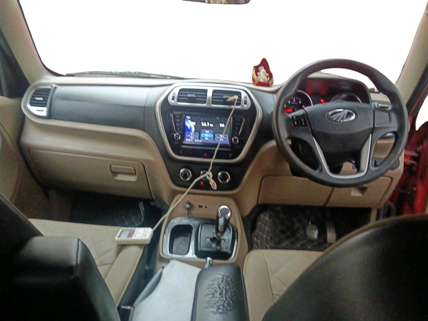 2017 Mahindra TUV300 T10 AMT DUAL TONE, Diesel, Automatic, 74,889 km, interior