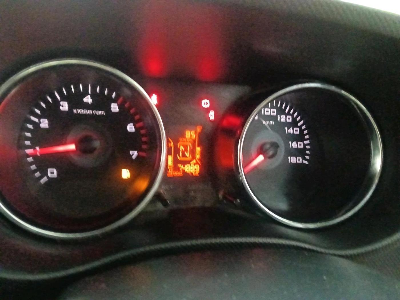 2017 Mahindra TUV300 T10 AMT DUAL TONE, Diesel, Automatic, 74,889 km, interior