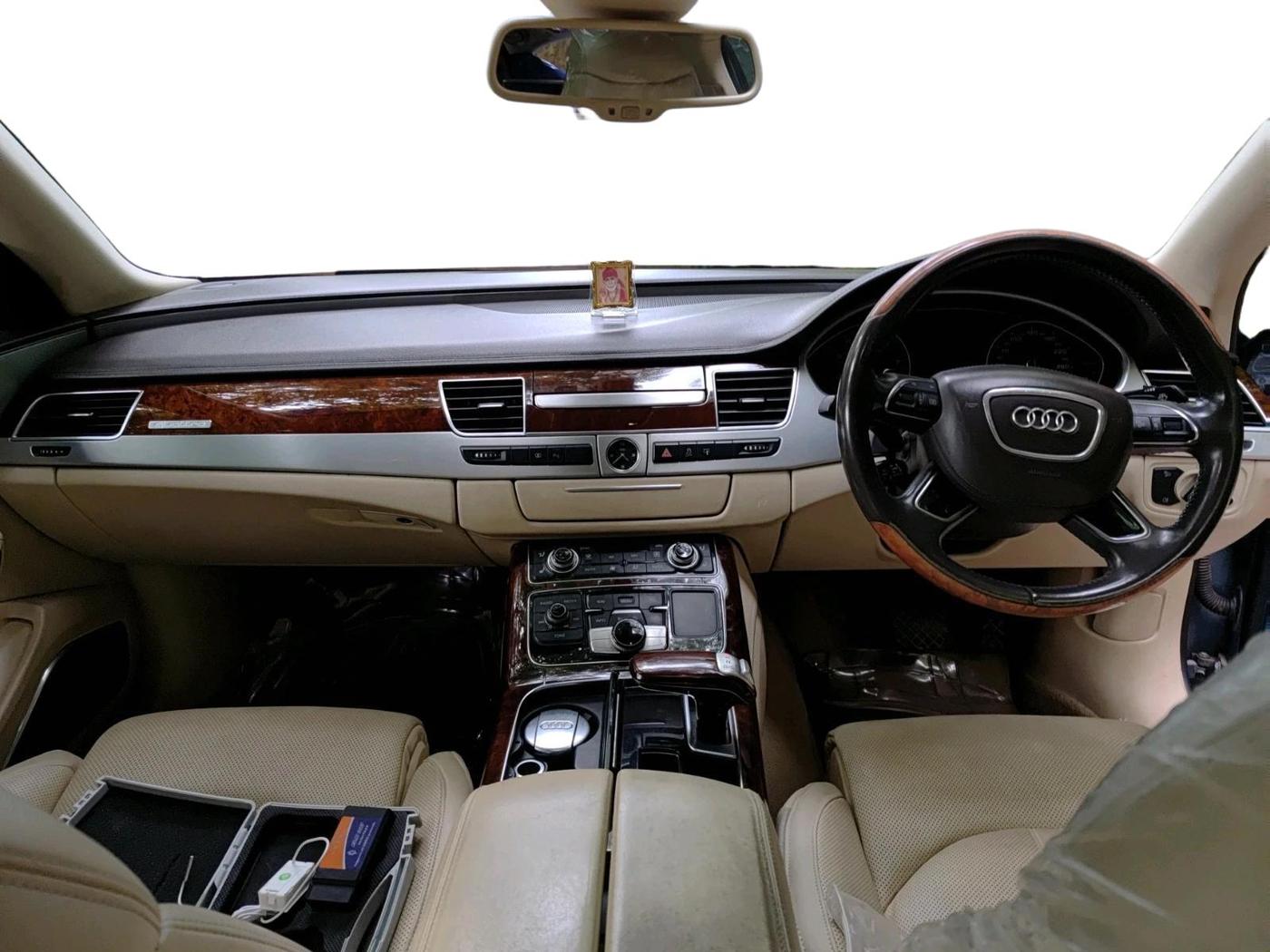 2011 Audi A8L 4.2 FSI QUATTRO, Petrol, Automatic, 69,890 km, interior