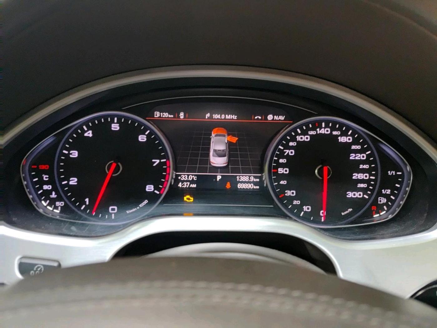 2011 Audi A8L 4.2 FSI QUATTRO, Petrol, Automatic, 69,890 km, interior