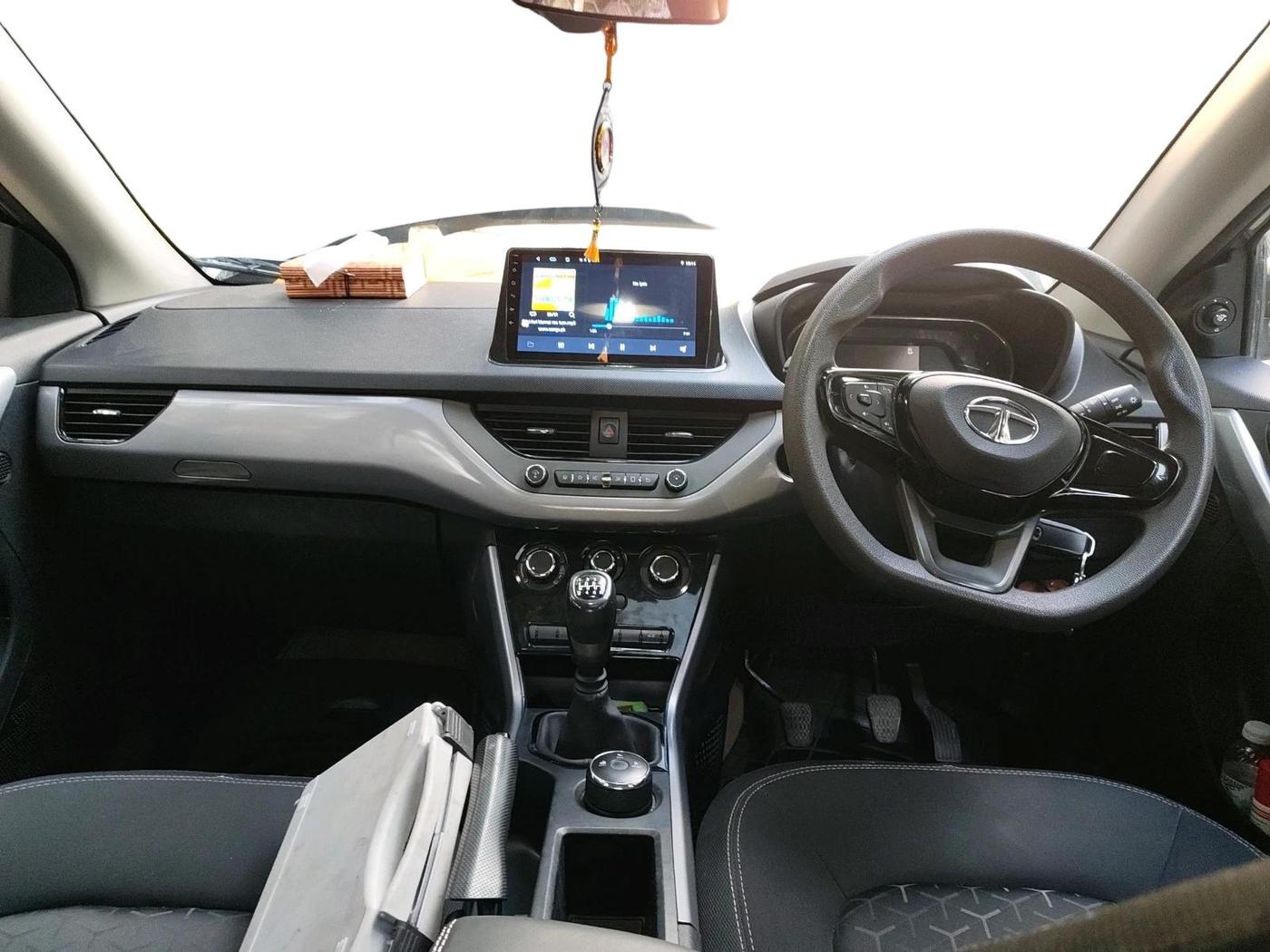 2021 Tata NEXON XM SUNROOF PETROL, Petrol, Manual, 19,925 km, interior