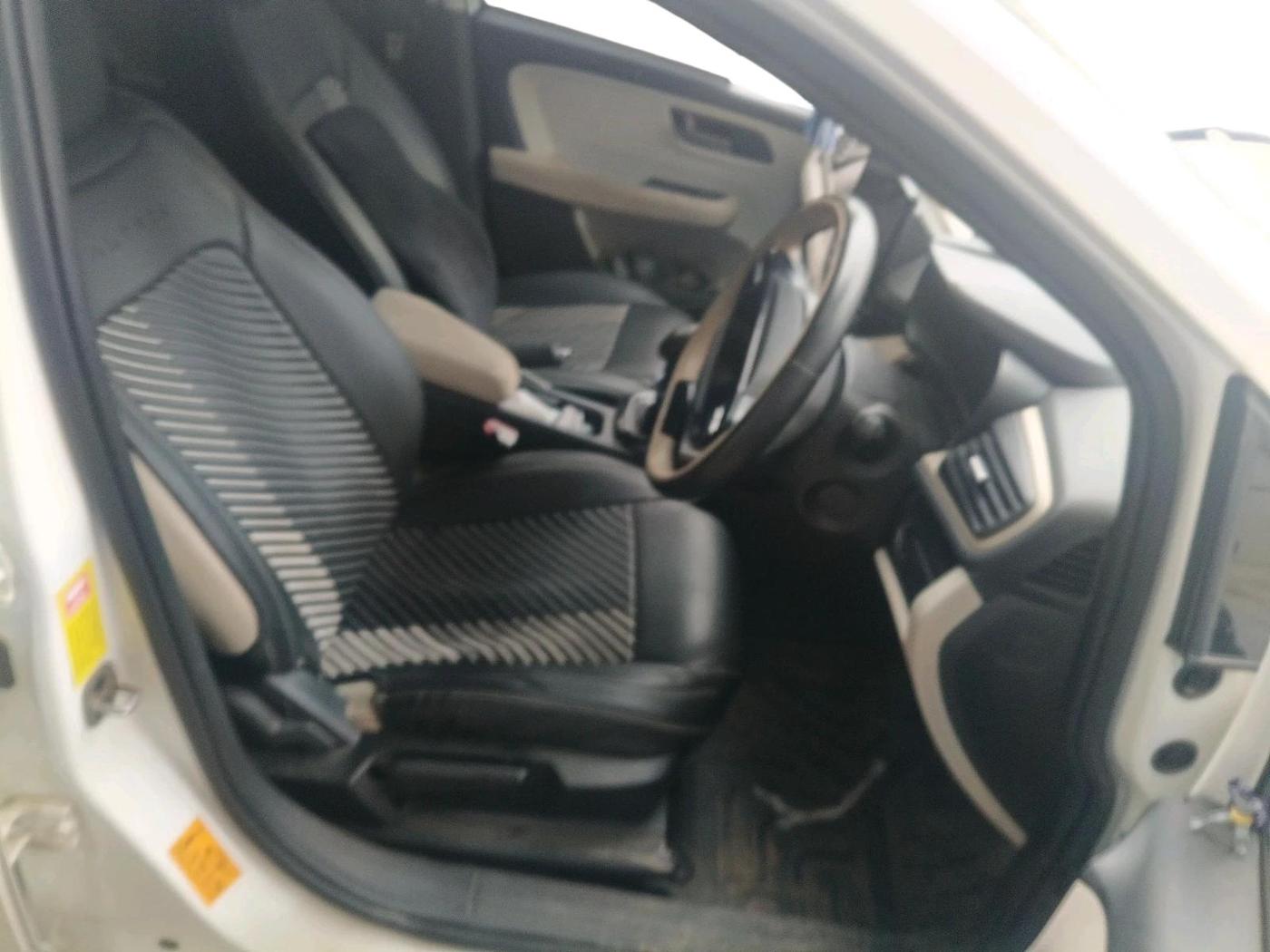 2025 Tata ALTROZ Pure S CNG 5MT, CNG, Manual, 18,314 km, interior