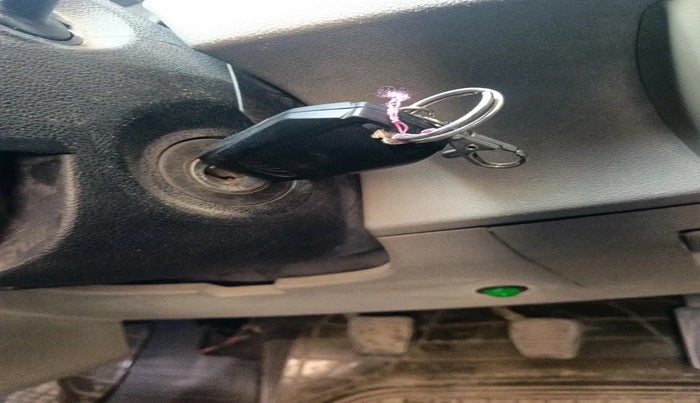 2017 Mahindra Kuv100 K6 D 6 STR, Diesel, Manual, 46,532 km, interior