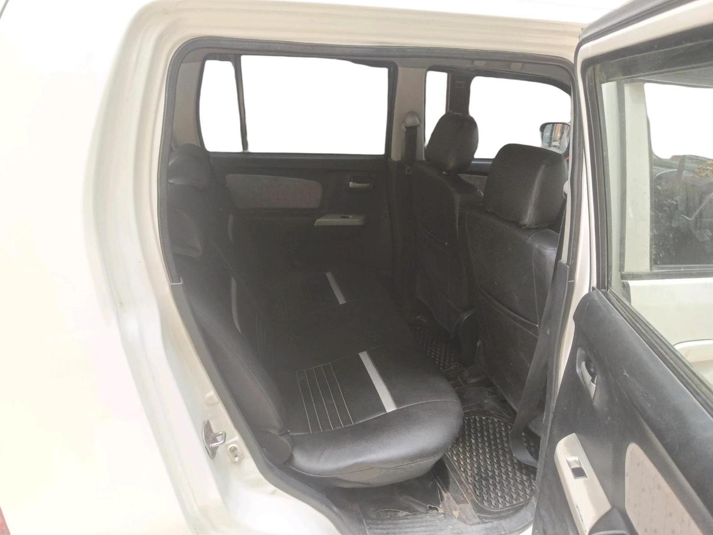 2014 Maruti Wagon R 1.0 VXI, Petrol, Manual, 1,11,574 km, interior