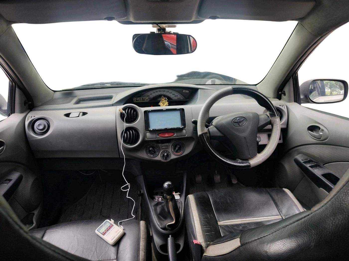 2011 Toyota Etios G, Petrol, Manual, 1,05,099 km, interior