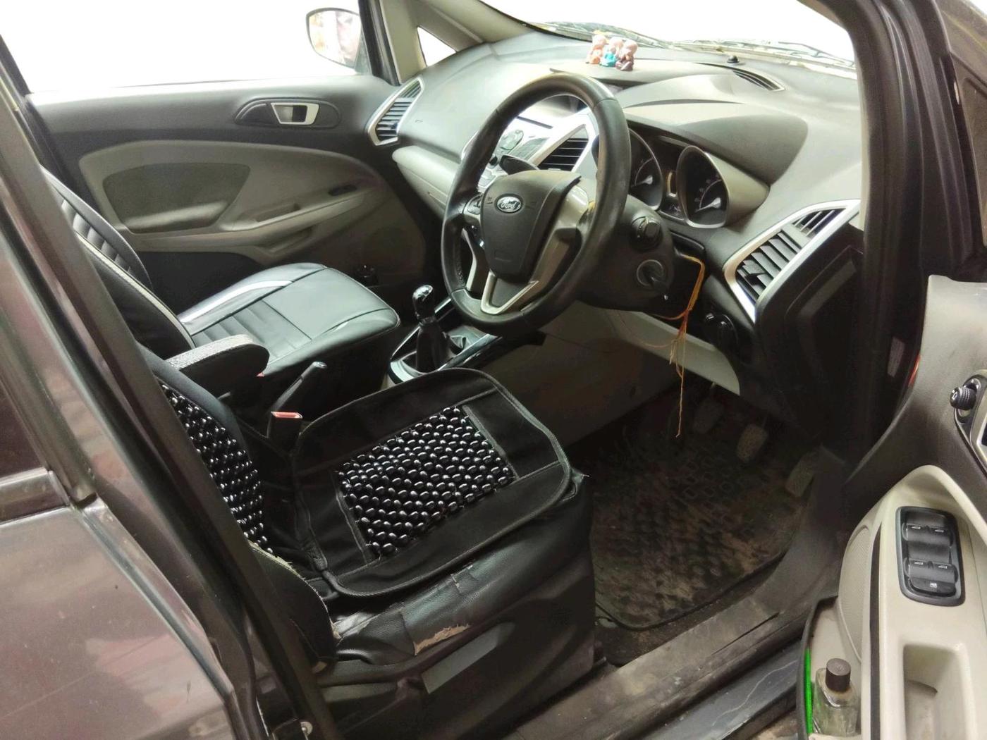 2015 Ford Ecosport TITANIUM 1.5L PETROL, Petrol, Manual, 1,10,456 km, interior