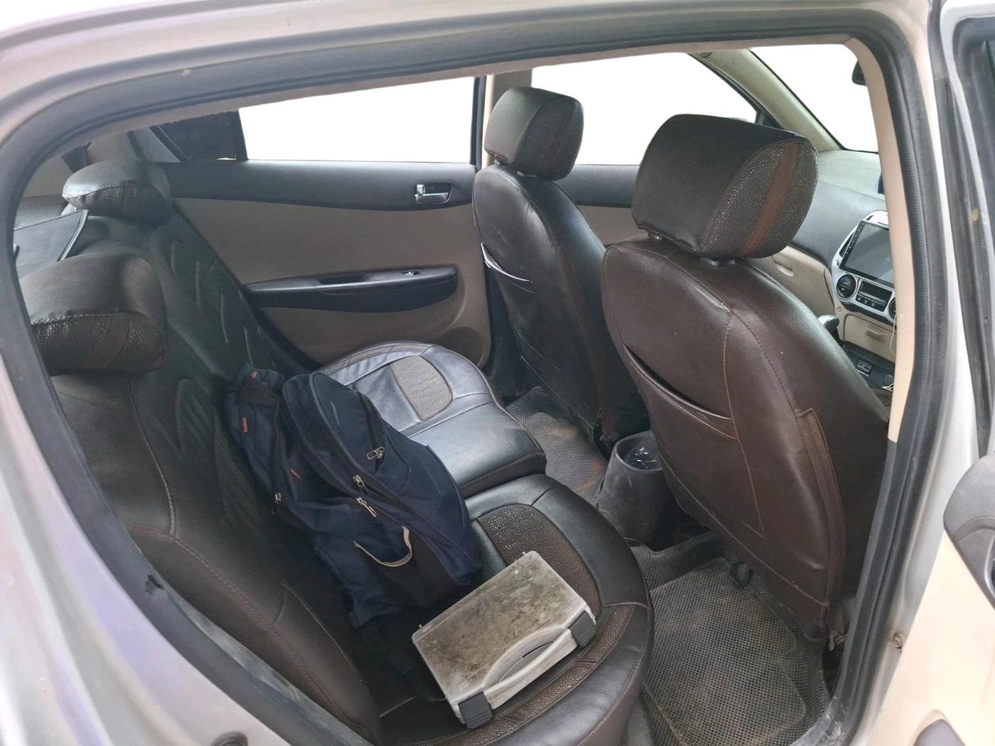 2014 Hyundai i20 ASTA 1.2, Petrol, Manual, 81,472 km, interior