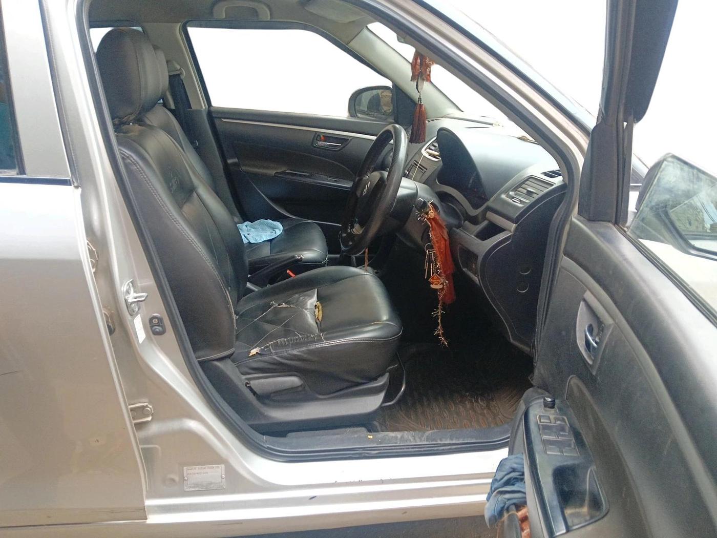 2012 Maruti Swift VXI, Petrol, Manual, 1,47,793 km, interior