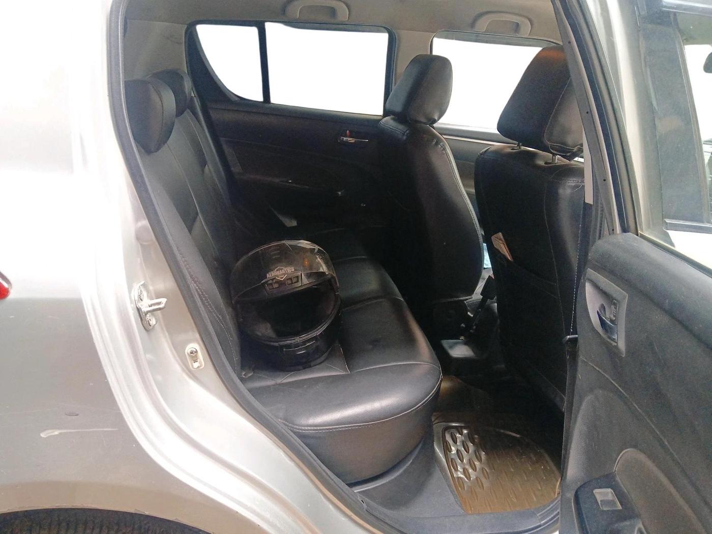 2012 Maruti Swift VXI, Petrol, Manual, 1,47,793 km, interior