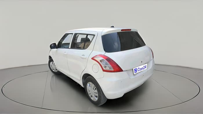 2017 Maruti Swift LXI (O), CNG, Manual, 2,19,557 km, exterior