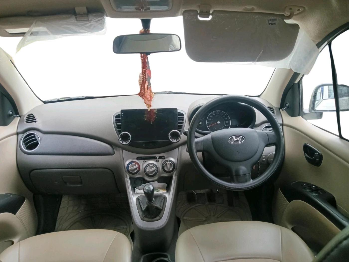2015 Hyundai i10 MAGNA 1.2, Petrol, Manual, 38,071 km, interior