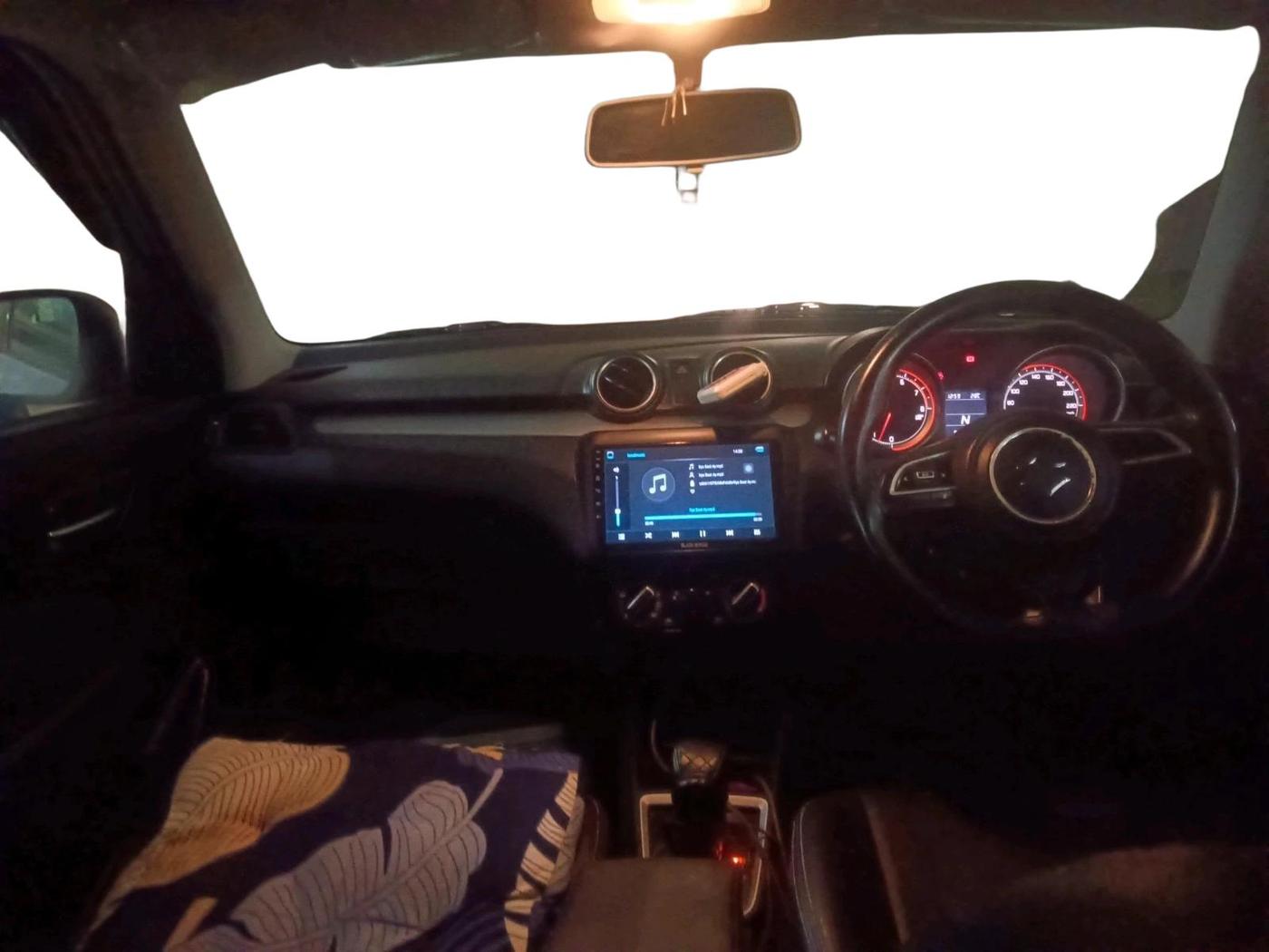 2018 Maruti Swift VXI AMT, Petrol, Automatic, 98,080 km, interior