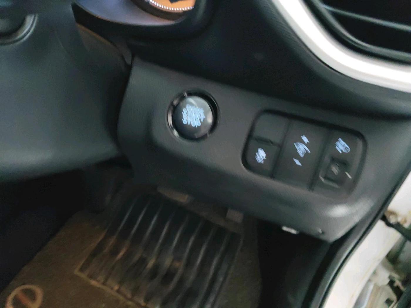2021 Hyundai VENUE SX PLUS 1.0 TURBO DCT, Petrol, Automatic, 55,302 km, interior