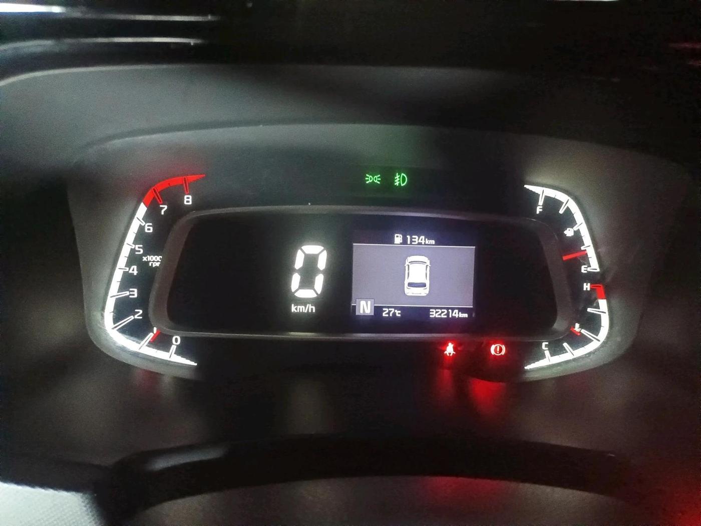 2020 KIA SONET HTX 1.0 IMT, Petrol, Manual, 32,214 km, interior