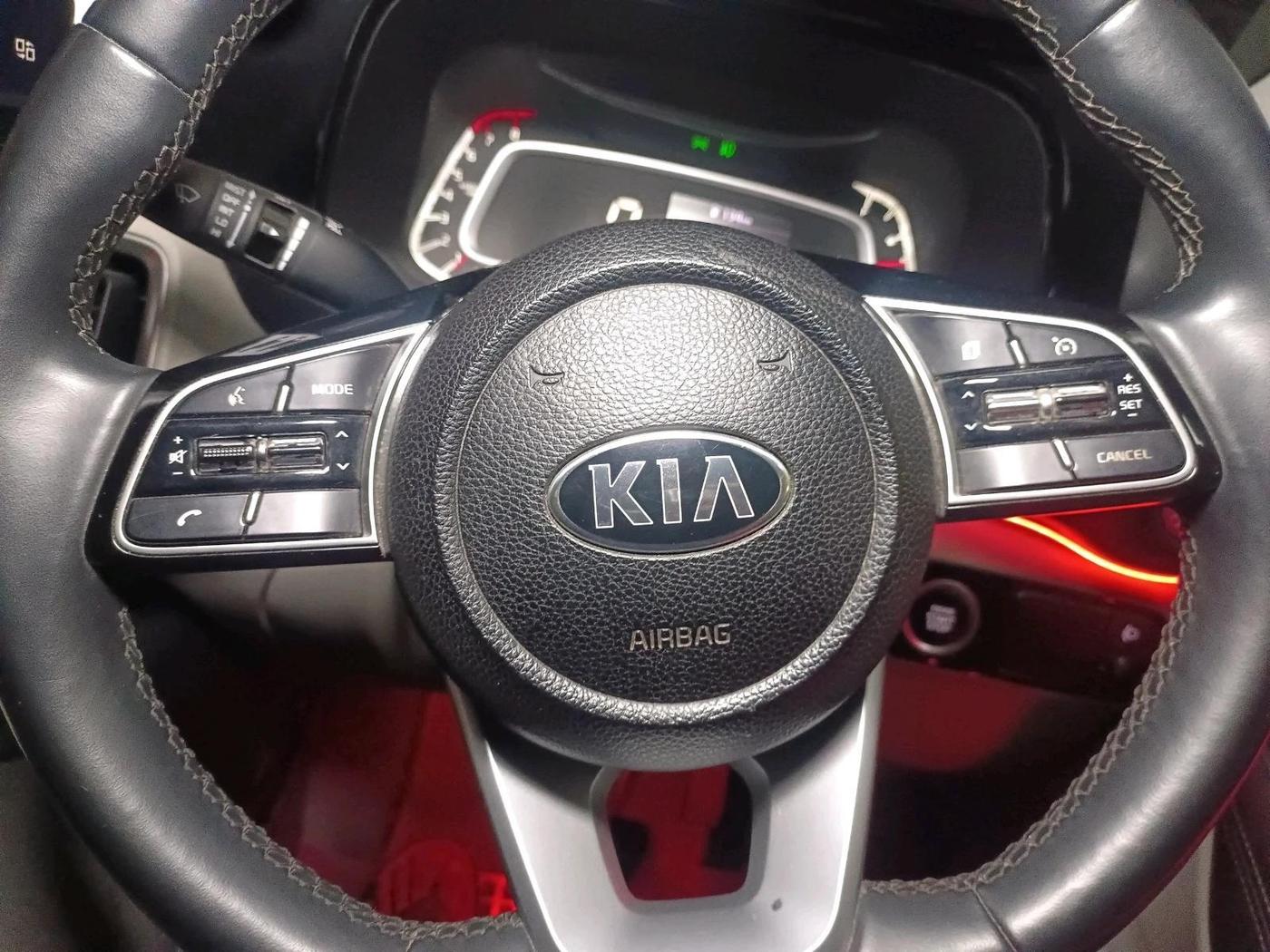 2020 KIA SONET HTX 1.0 IMT, Petrol, Manual, 32,214 km, interior