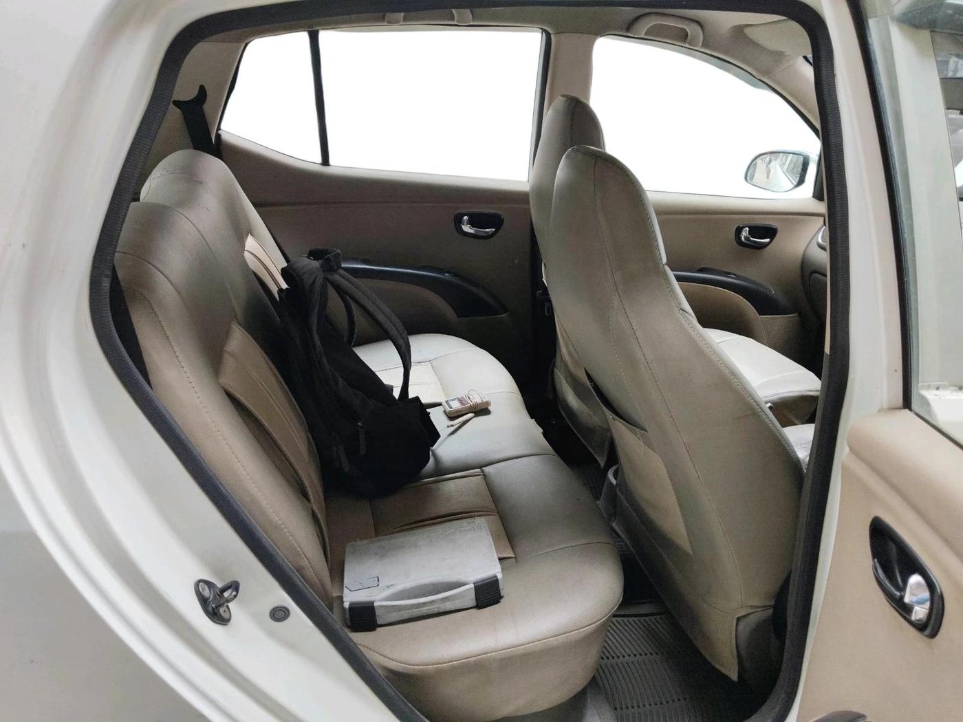 2011 Hyundai i10 MAGNA 1.1, Petrol, Manual, 53,297 km, interior