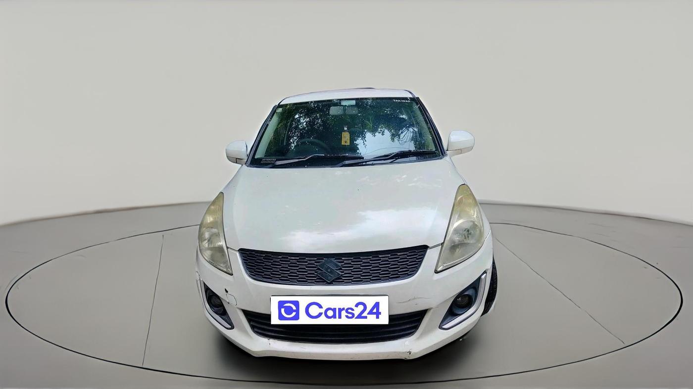2017 Maruti Swift LXI (O), CNG, Manual, 1,21,956 km, exterior