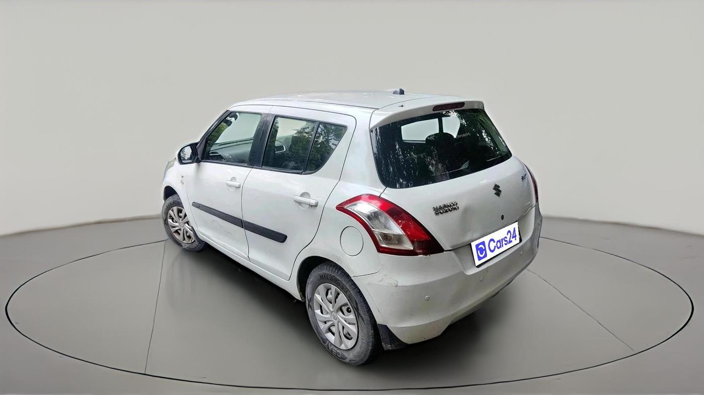 2017 Maruti Swift LXI (O), CNG, Manual, 1,21,956 km, exterior